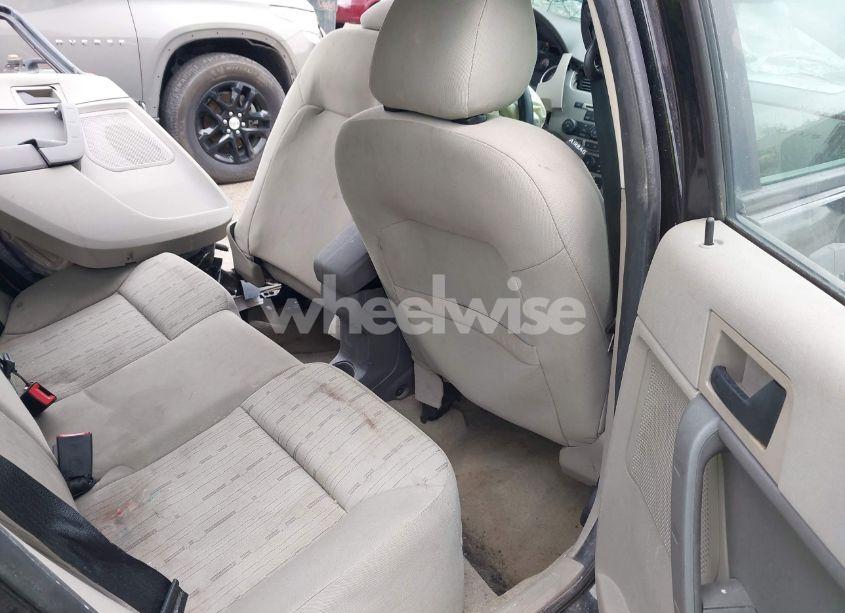 Photo 8 of 2009 Ford Focus SE (VIN 1FAHP35N19W176494)