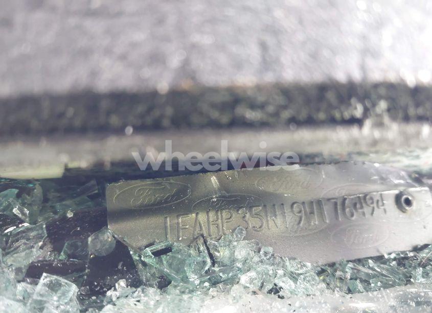 Photo 9 of 2009 Ford Focus SE (VIN 1FAHP35N19W176494)