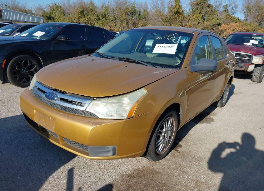 Photo 2 of 2009 Ford Focus SE (VIN 1FAHP35N19W208408)