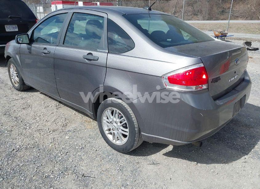 Photo 3 of 2009 Ford Focus SE (VIN 1FAHP35N19W220851)