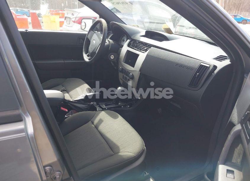 Photo 5 of 2009 Ford Focus SE (VIN 1FAHP35N19W220851)