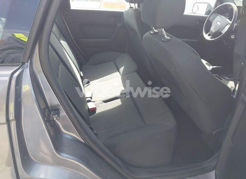 Photo 8 of 2009 Ford Focus SE (VIN 1FAHP35N19W220851)