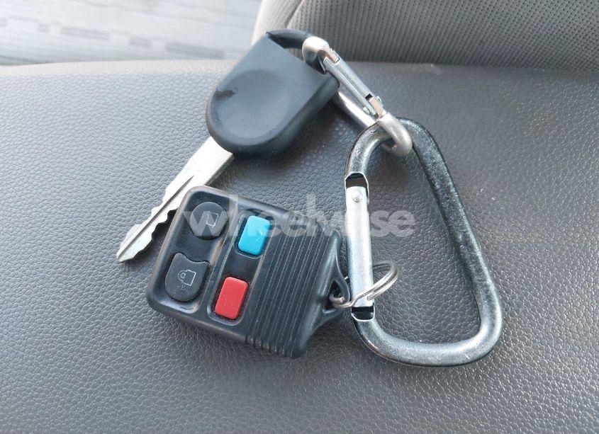 Photo 11 of 2009 Ford Focus SE (VIN 1FAHP35N19W248083)