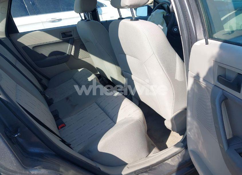 Photo 8 of 2009 Ford Focus SE (VIN 1FAHP35N19W248083)