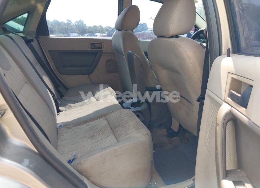 Photo 8 of 2008 Ford Focus SE/SES (VIN 1FAHP35N28W279986)