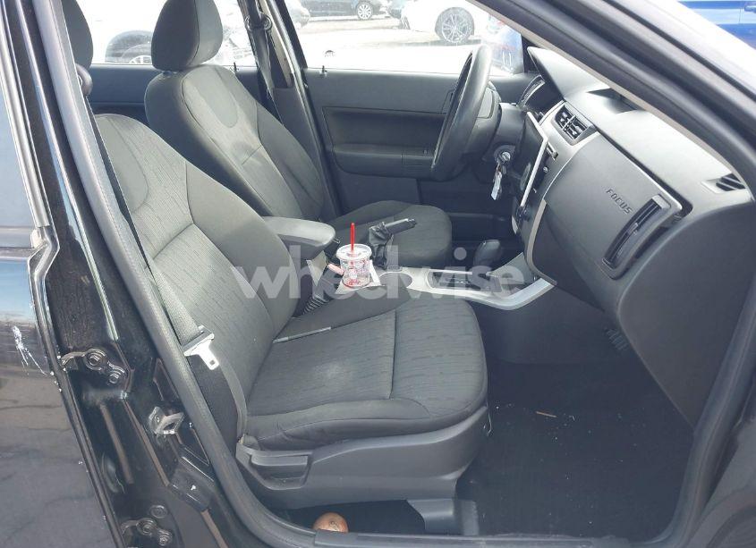 Photo 5 of 2008 Ford Focus SE/SES (VIN 1FAHP35N28W294472)