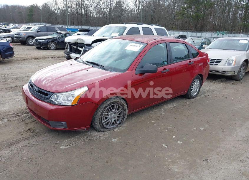 Photo 2 of 2009 Ford Focus SE (VIN 1FAHP35N29W105935)