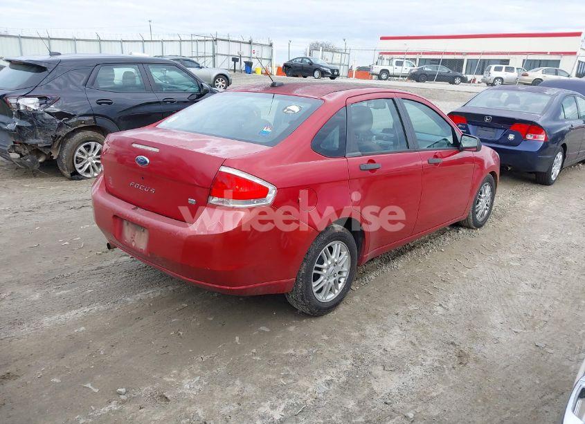 Photo 4 of 2009 Ford Focus SE (VIN 1FAHP35N29W105935)