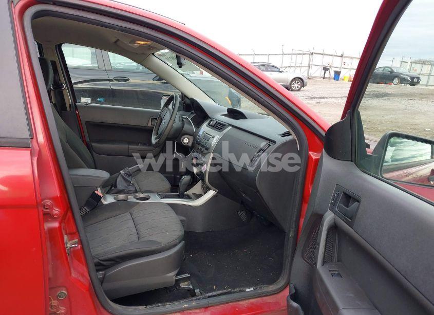 Photo 5 of 2009 Ford Focus SE (VIN 1FAHP35N29W105935)