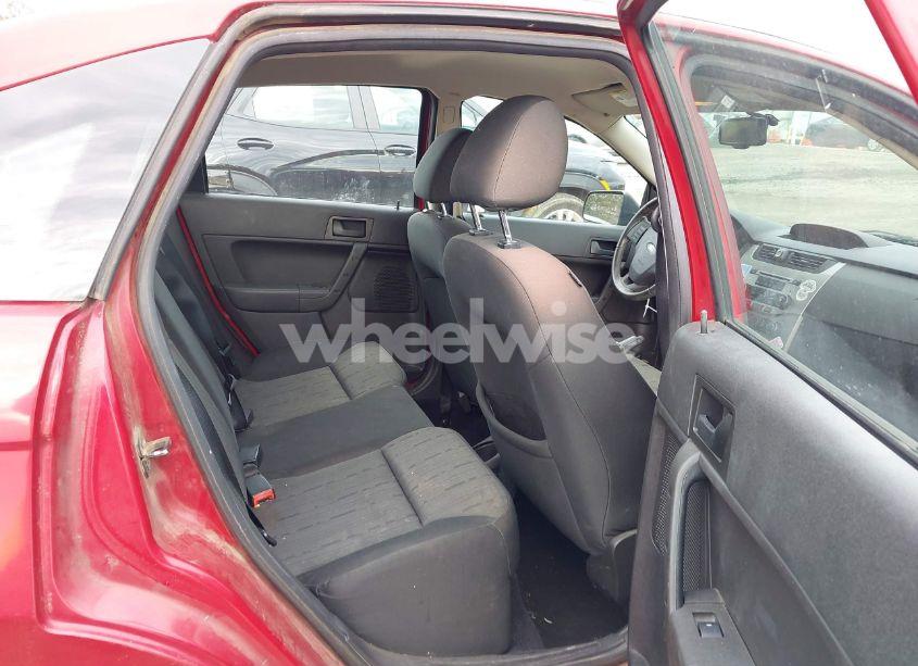 Photo 8 of 2009 Ford Focus SE (VIN 1FAHP35N29W105935)