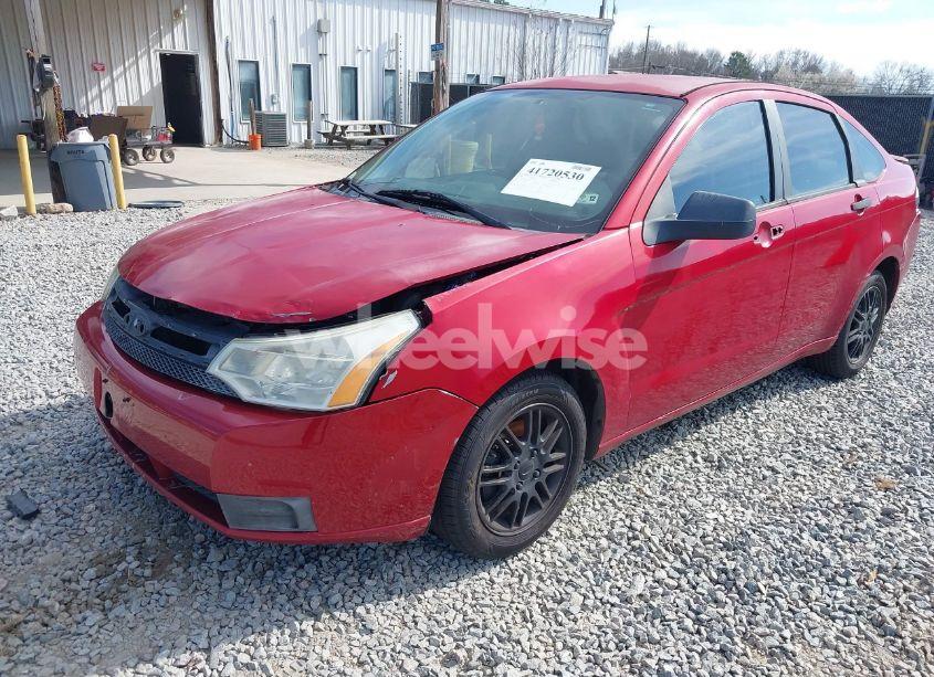 Photo 2 of 2009 Ford Focus SE (VIN 1FAHP35N29W118474)