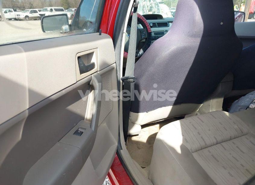 Photo 8 of 2009 Ford Focus SE (VIN 1FAHP35N29W118474)