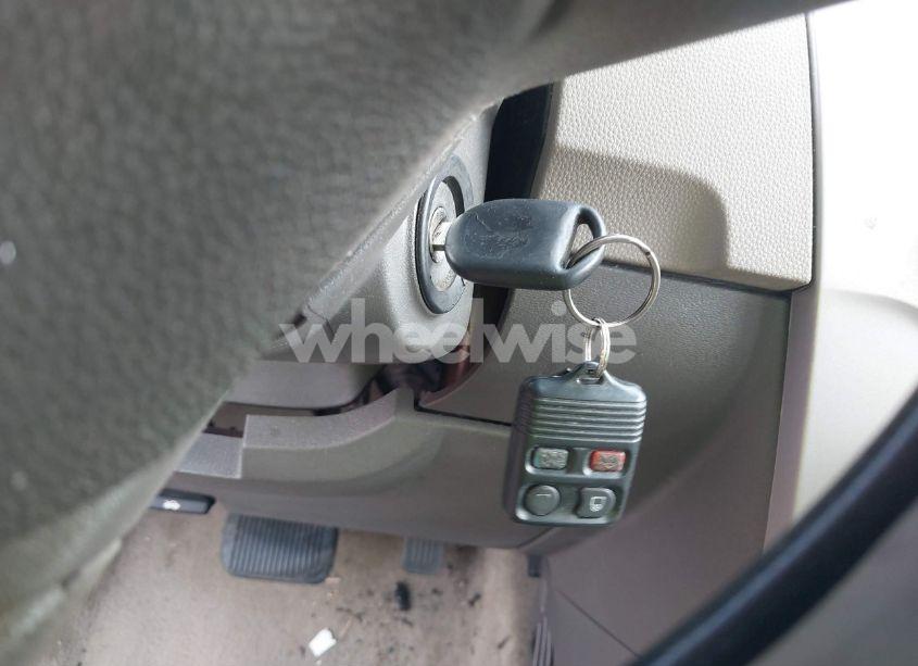 Photo 11 of 2009 Ford Focus SE (VIN 1FAHP35N29W165083)