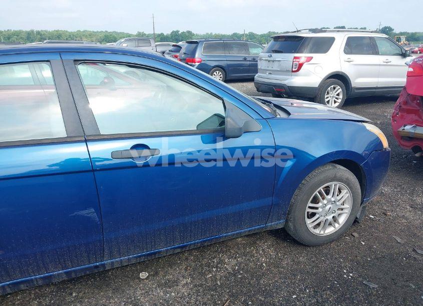 Photo 13 of 2009 Ford Focus SE (VIN 1FAHP35N29W165083)