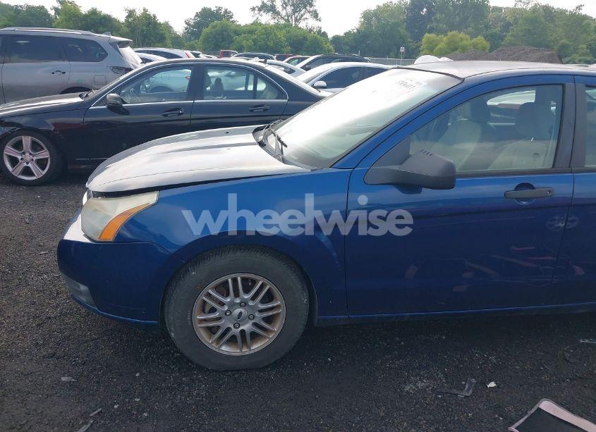 Photo 14 of 2009 Ford Focus SE (VIN 1FAHP35N29W165083)