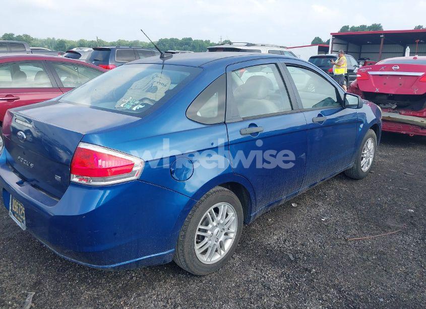 Photo 4 of 2009 Ford Focus SE (VIN 1FAHP35N29W165083)