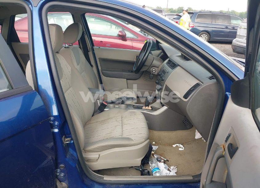 Photo 5 of 2009 Ford Focus SE (VIN 1FAHP35N29W165083)