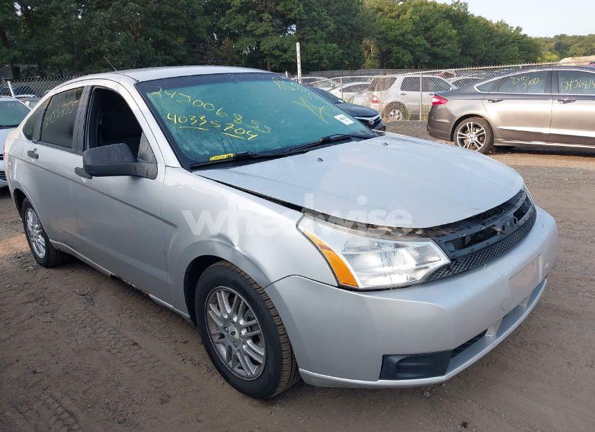 2009 Ford Focus SE (VIN 1FAHP35N29W195796) main photo
