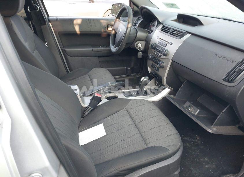 Photo 5 of 2009 Ford Focus SE (VIN 1FAHP35N29W195796)