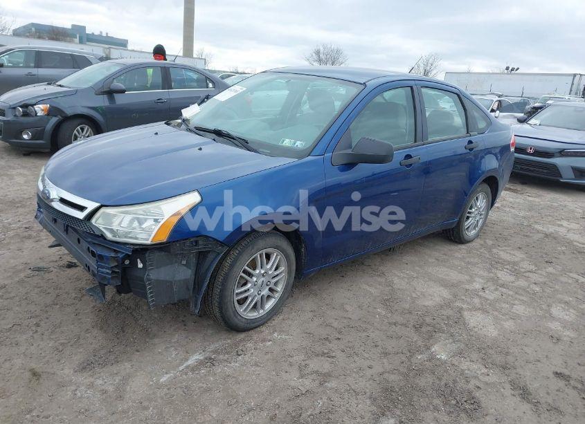 Photo 2 of 2009 Ford Focus SE (VIN 1FAHP35N29W250635)