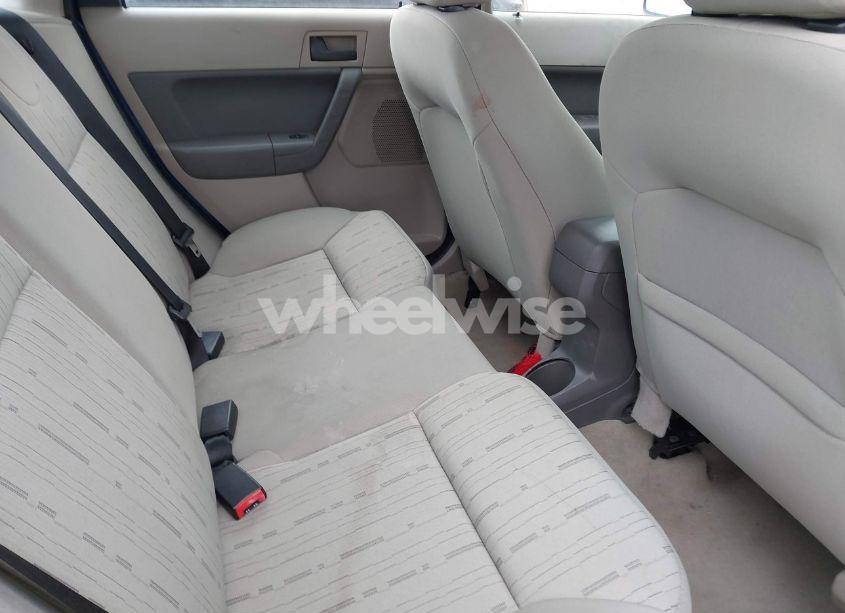 Photo 8 of 2009 Ford Focus SE (VIN 1FAHP35N29W250635)