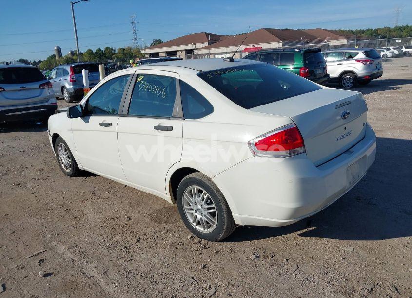 Photo 3 of 2009 Ford Focus SE (VIN 1FAHP35N29W260999)