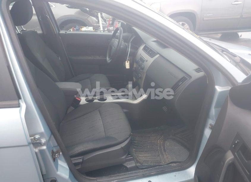 Photo 5 of 2008 Ford Focus SE (VIN 1FAHP35N38W125237)