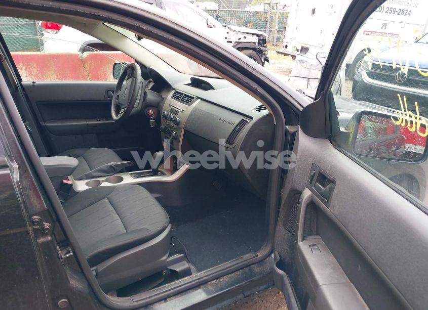 Photo 5 of 2008 Ford Focus SE/SES (VIN 1FAHP35N38W132429)