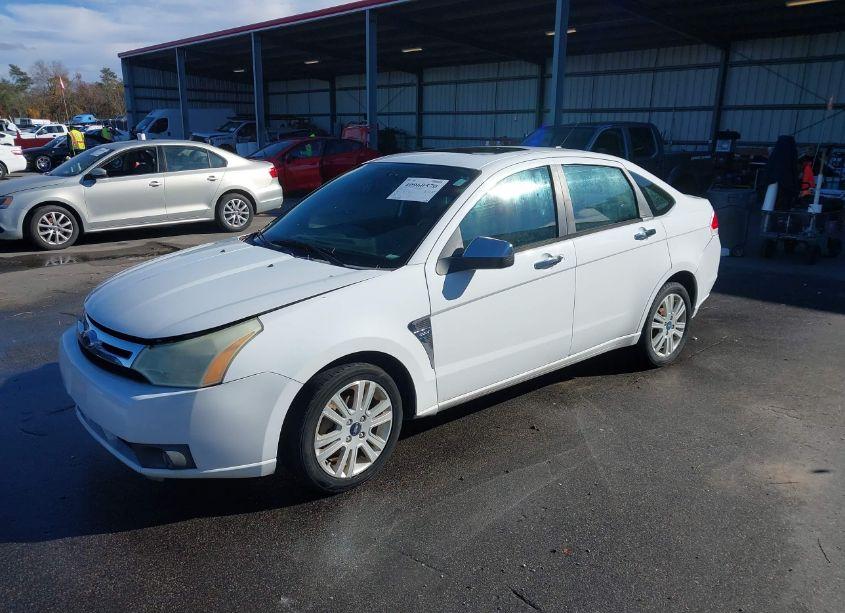 Photo 2 of 2008 Ford Focus SE (VIN 1FAHP35N38W185129)