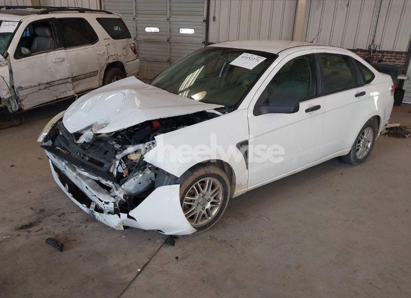 Photo 2 of 2008 Ford Focus SE (VIN 1FAHP35N38W193988)