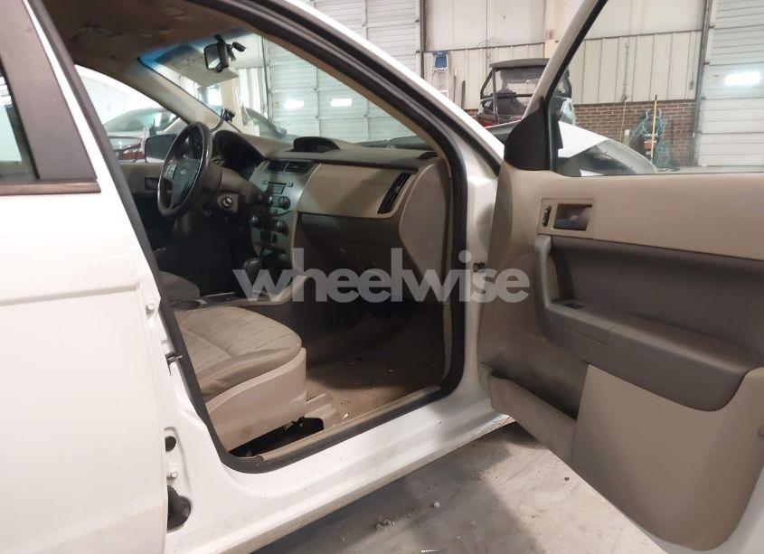 Photo 5 of 2008 Ford Focus SE (VIN 1FAHP35N38W193988)