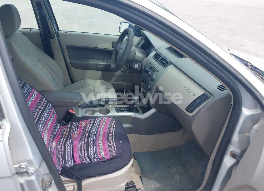 Photo 5 of 2008 Ford Focus SE (VIN 1FAHP35N38W218761)