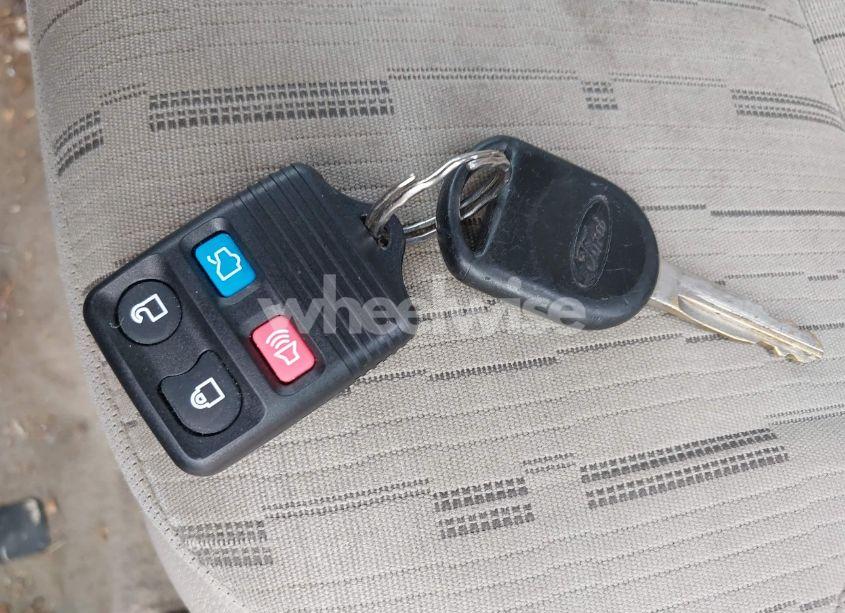 Photo 11 of 2008 Ford Focus SE/SES (VIN 1FAHP35N38W241943)