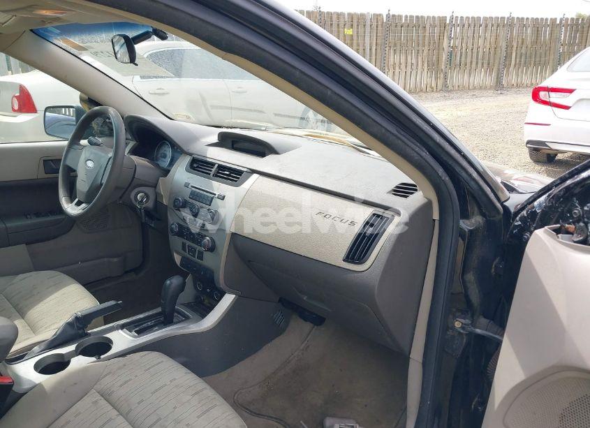 Photo 5 of 2008 Ford Focus SE/SES (VIN 1FAHP35N38W241943)