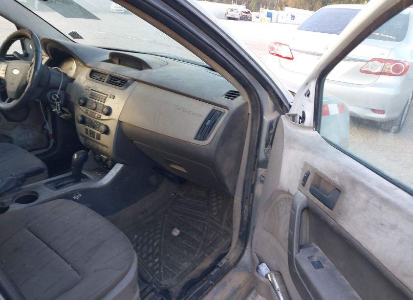 Photo 5 of 2008 Ford Focus SE/SES (VIN 1FAHP35N38W267913)