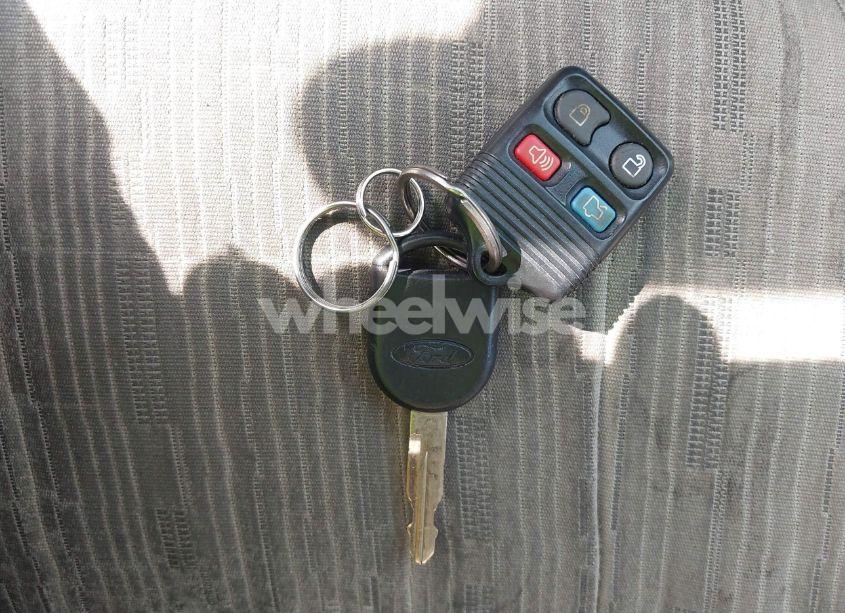 Photo 11 of 2008 Ford Focus SE (VIN 1FAHP35N38W276739)