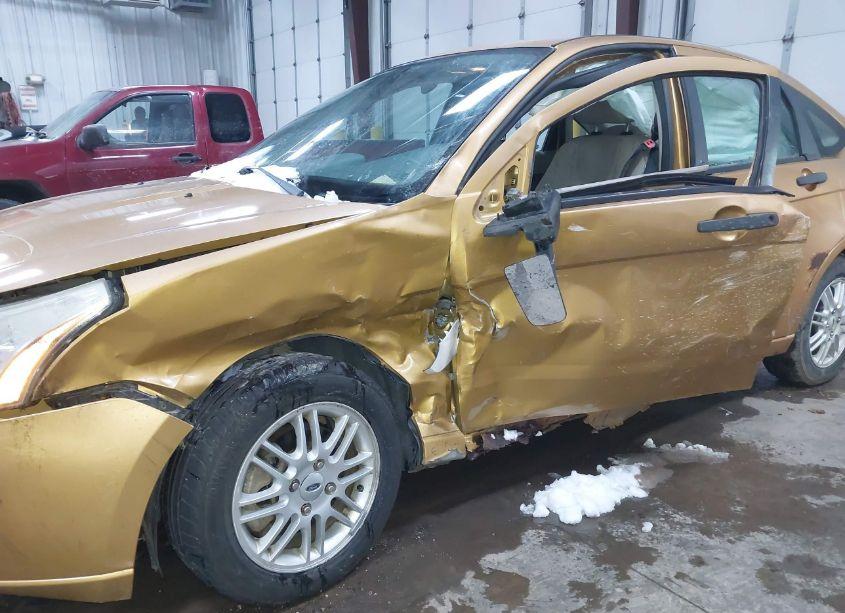 Photo 6 of 2009 Ford Focus SE (VIN 1FAHP35N39W101490)