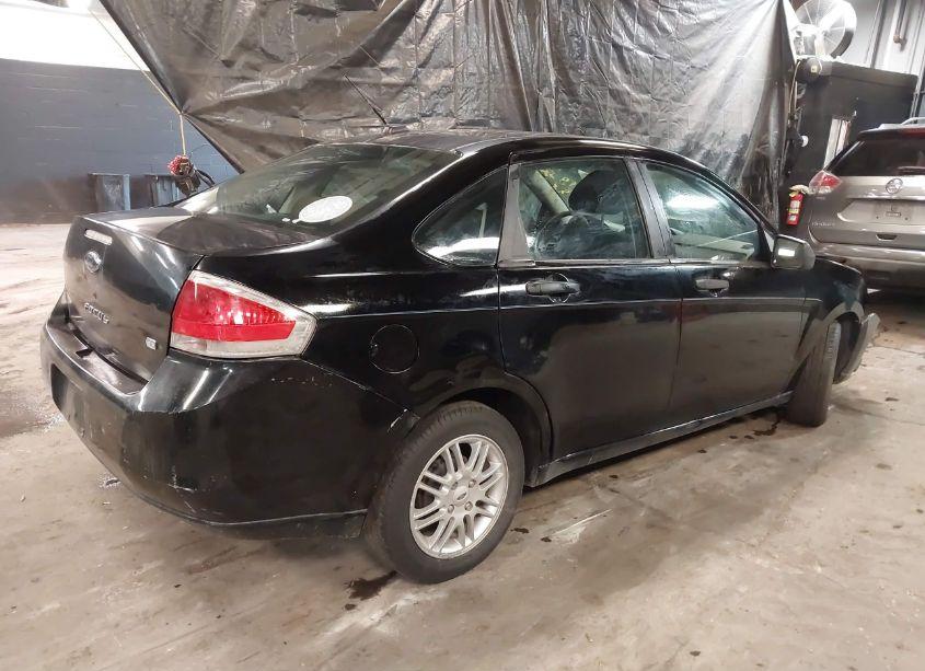 Photo 4 of 2009 Ford Focus SE (VIN 1FAHP35N39W130035)