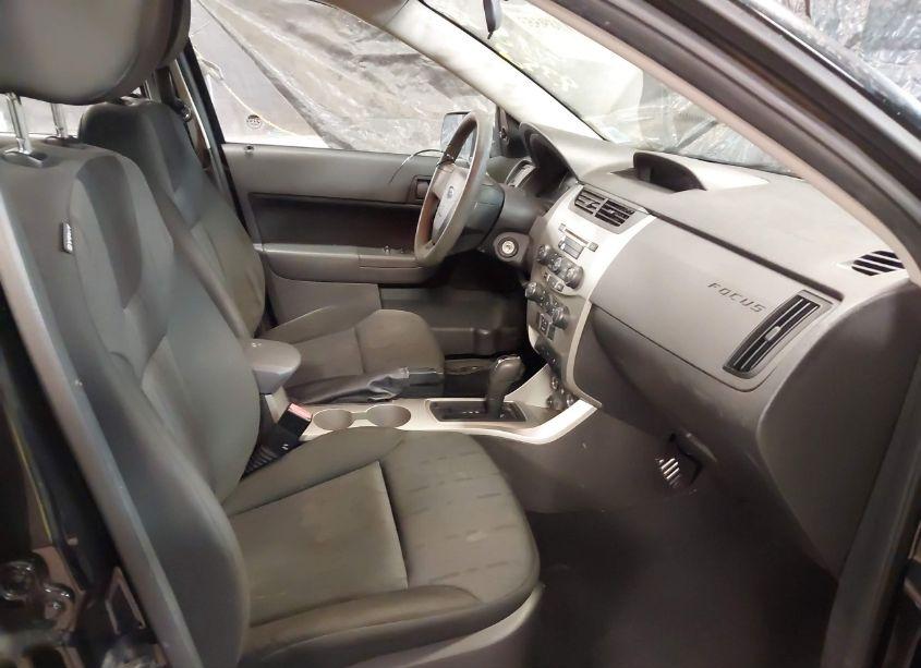 Photo 5 of 2009 Ford Focus SE (VIN 1FAHP35N39W130035)