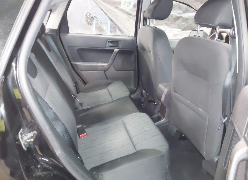 Photo 8 of 2009 Ford Focus SE (VIN 1FAHP35N39W130035)