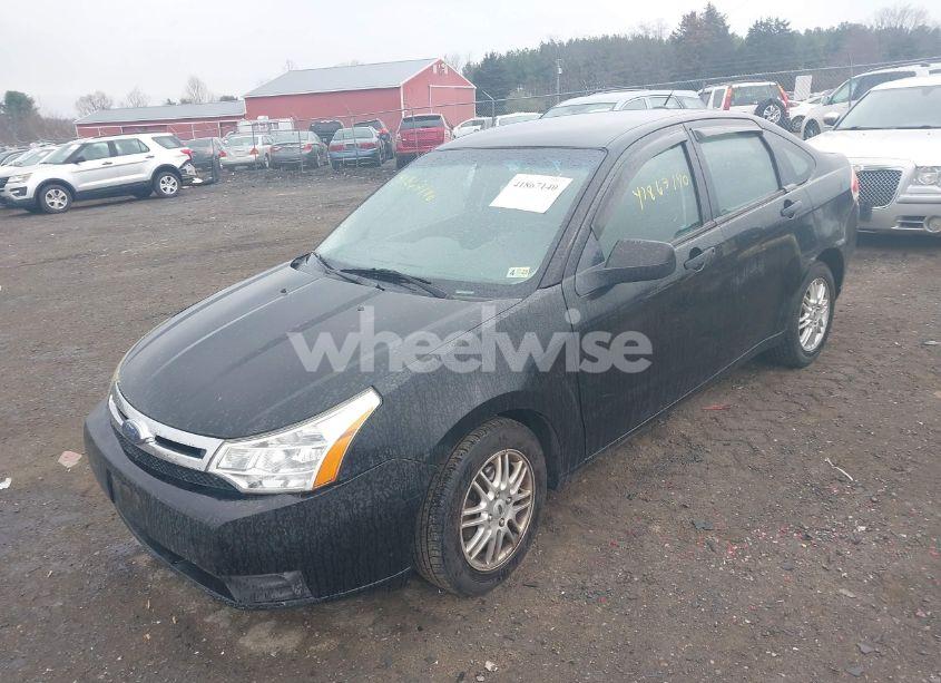 Photo 2 of 2009 Ford Focus SE (VIN 1FAHP35N39W139379)