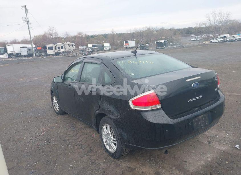Photo 3 of 2009 Ford Focus SE (VIN 1FAHP35N39W139379)