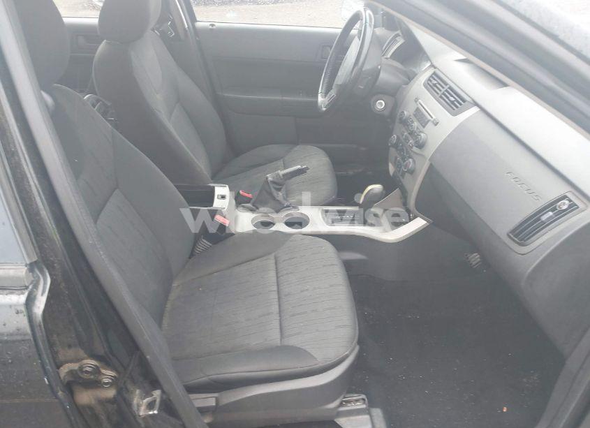 Photo 5 of 2009 Ford Focus SE (VIN 1FAHP35N39W139379)