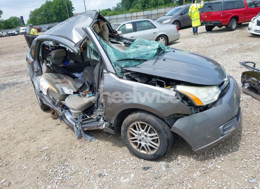 2009 Ford Focus SE (VIN 1FAHP35N39W144016) main photo