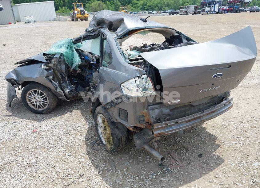 Photo 3 of 2009 Ford Focus SE (VIN 1FAHP35N39W144016)