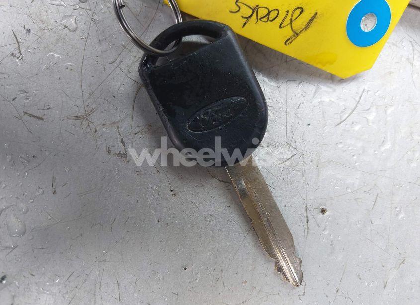 Photo 11 of 2009 Ford Focus SE (VIN 1FAHP35N39W149572)