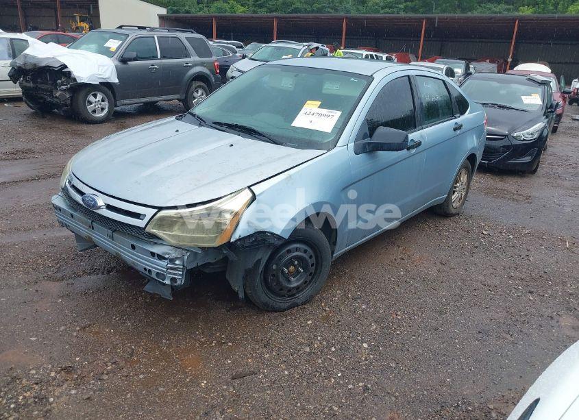 Photo 2 of 2009 Ford Focus SE (VIN 1FAHP35N39W149572)