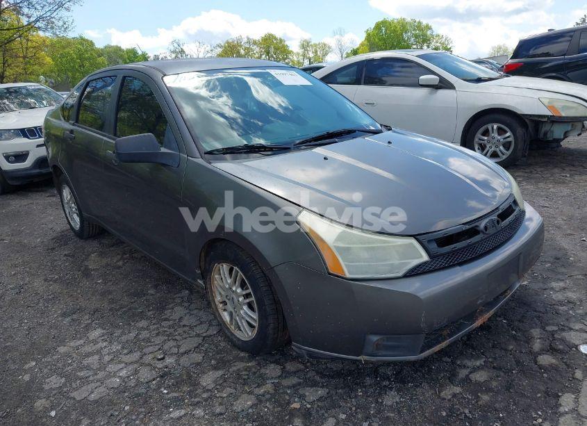2009 Ford Focus SE (VIN 1FAHP35N39W176755) main photo