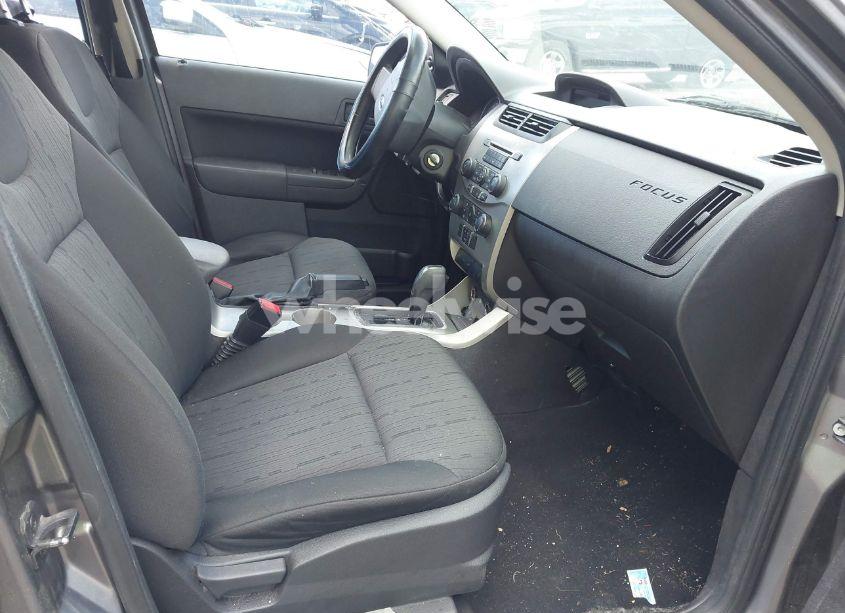 Photo 5 of 2009 Ford Focus SE (VIN 1FAHP35N39W176755)