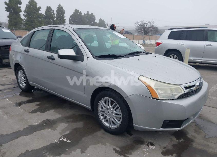2009 Ford Focus SE (VIN 1FAHP35N39W188386) main photo